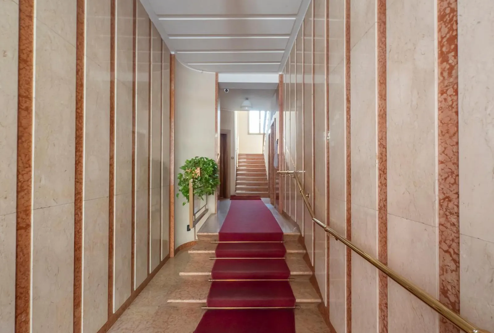 Xenia Apartments - Newly Renovated Apartment Милан