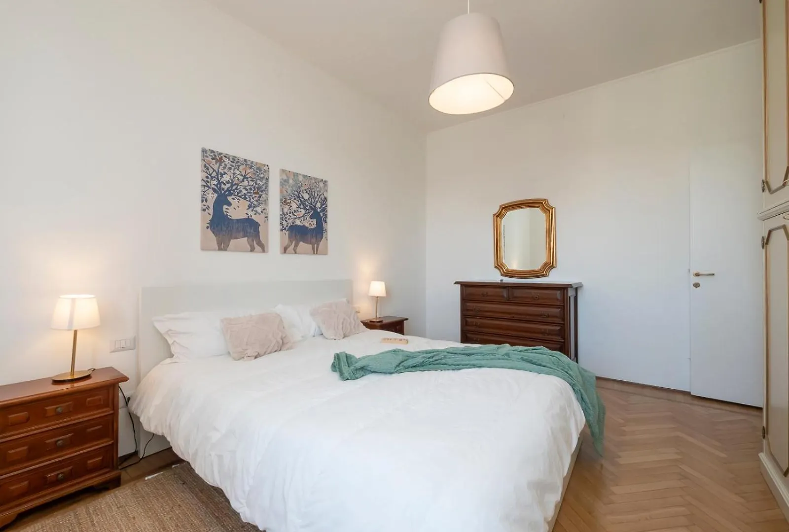 Xenia Apartments - Newly Renovated Apartment Милан