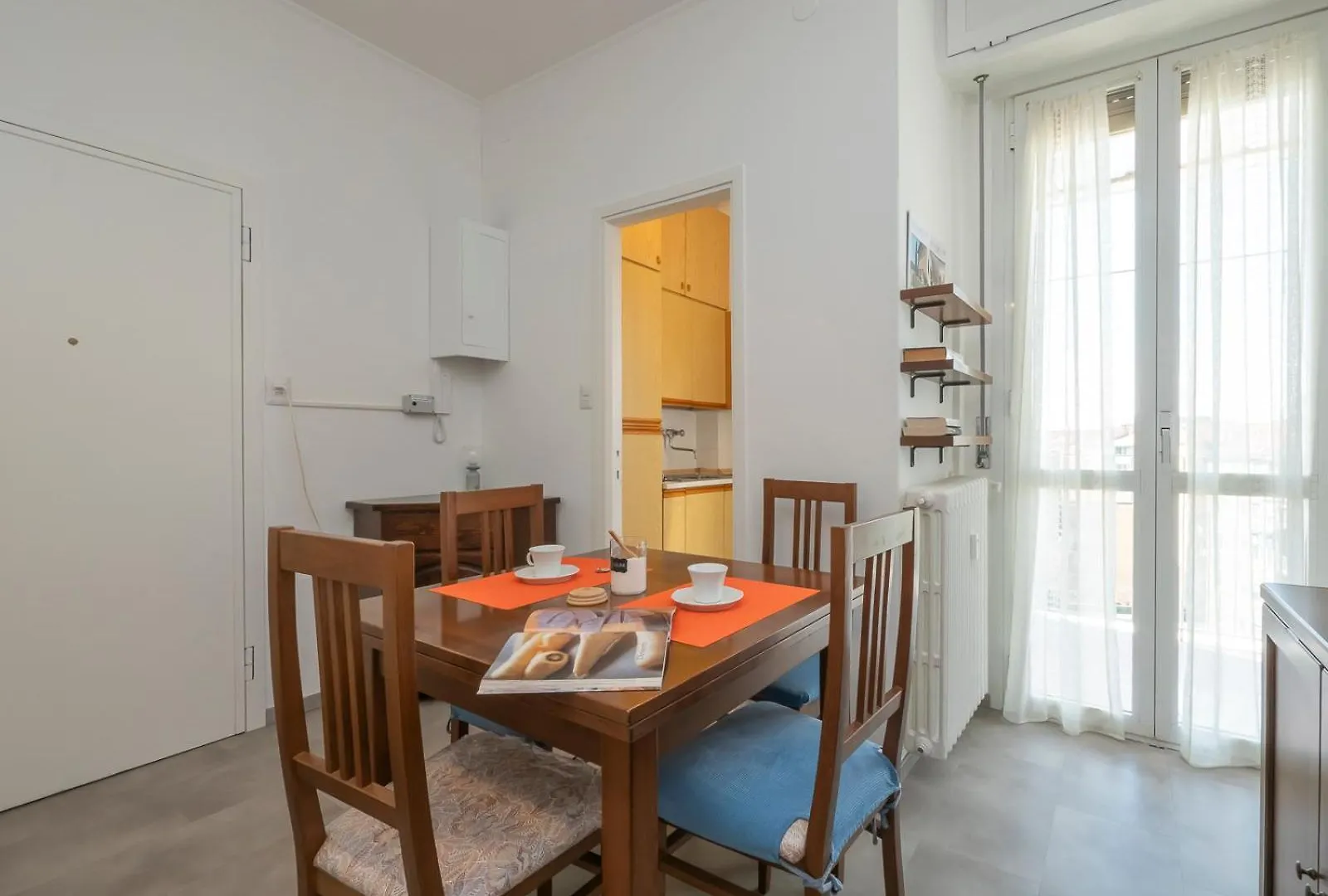 Xenia Apartments - Newly Renovated Apartment Милан