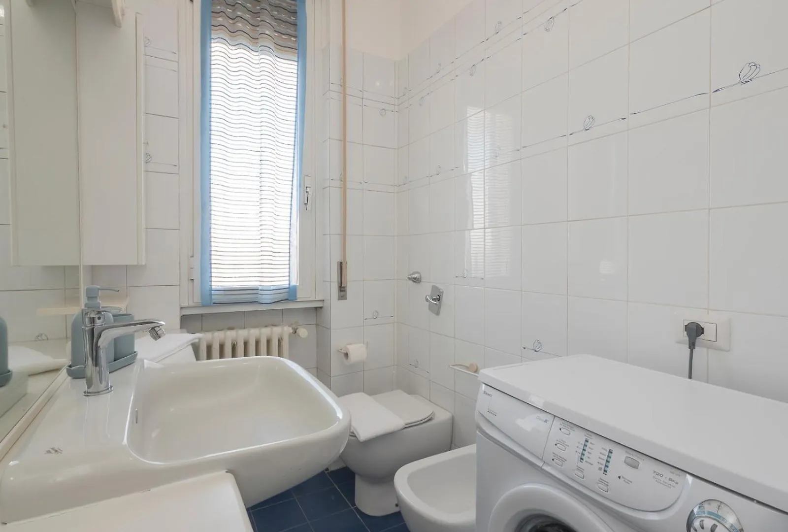 Xenia Apartments - Newly Renovated Apartment Milano